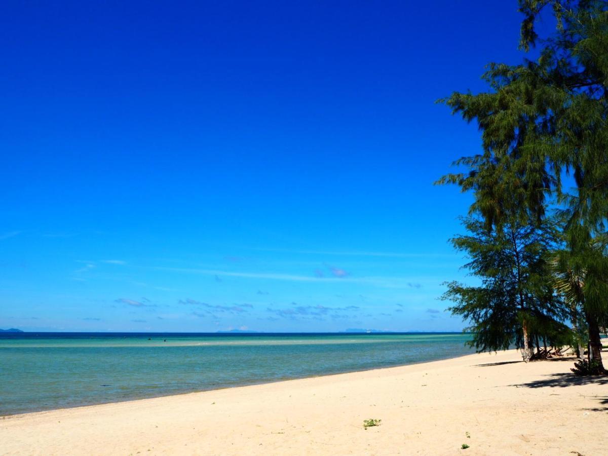 Cheeva Beach Resort バーン・タイ エクステリア 写真