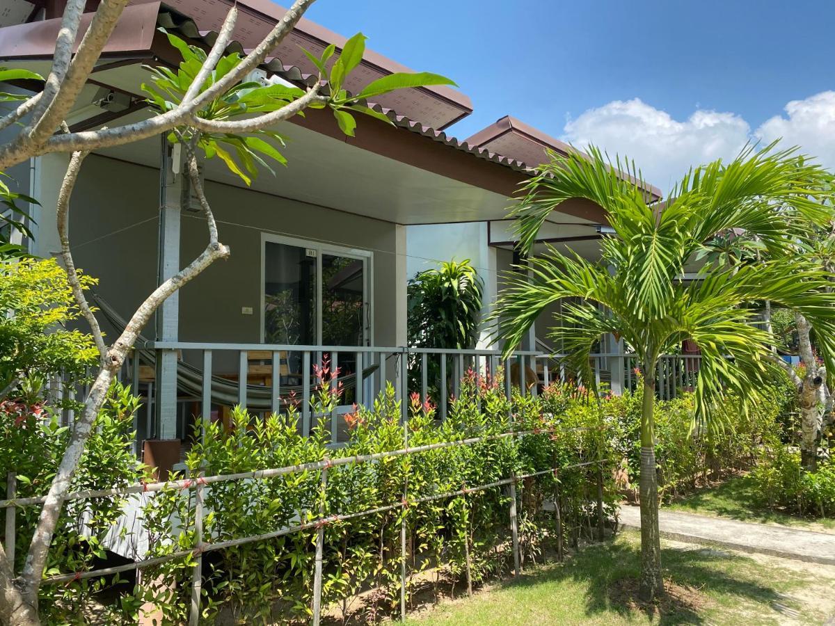 Cheeva Beach Resort バーン・タイ エクステリア 写真